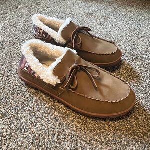 Flojos fur-lined house slippers